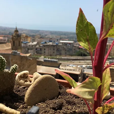 Victoria Small Agrigento