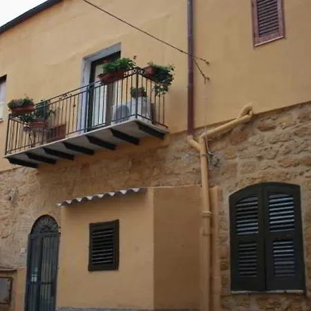 Victoria Small Agrigento